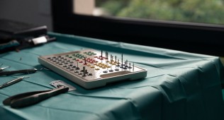 Centre implantologie dentaire Implant zygomatique